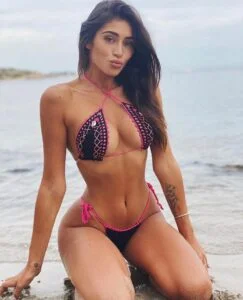 LatinWomanLove image 1
