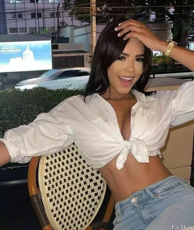 Evelyn, 32