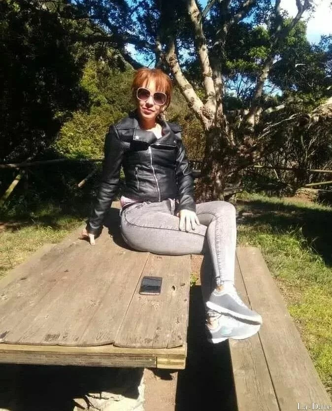 Valeria, 33