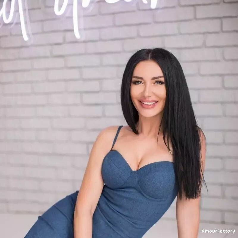 Oksana Profile image 2