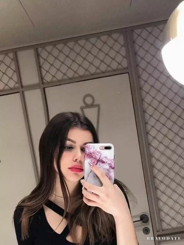 Yana Profile image 3