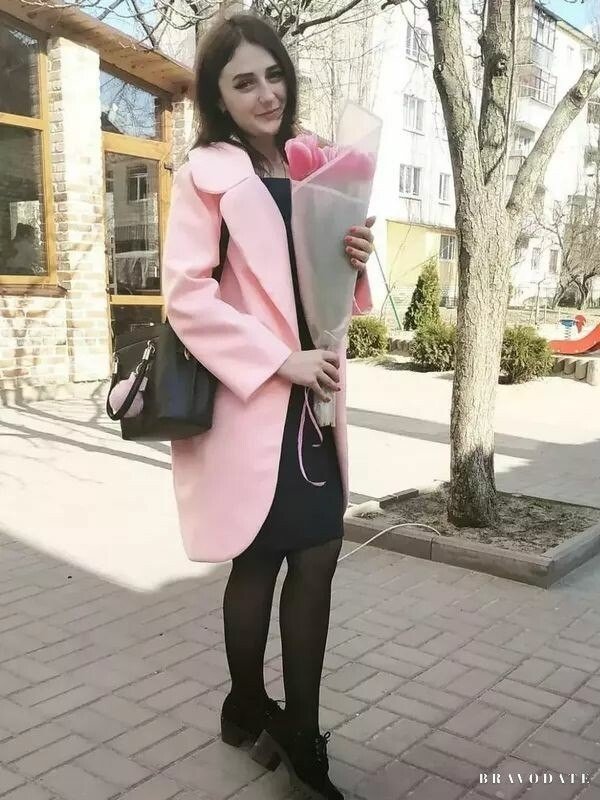 Valeria, 22