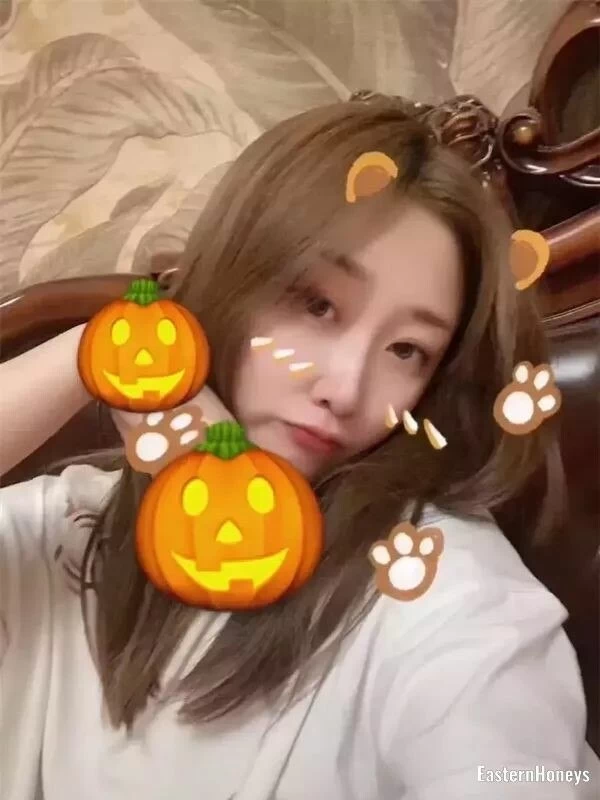 Cathy, 25