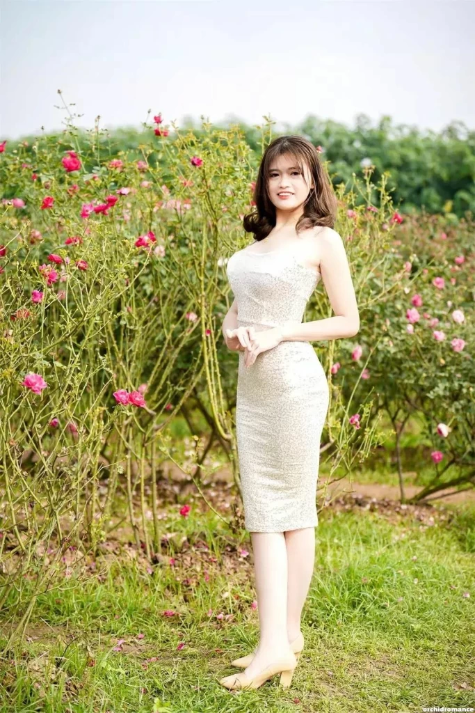 Bella Profile image 2