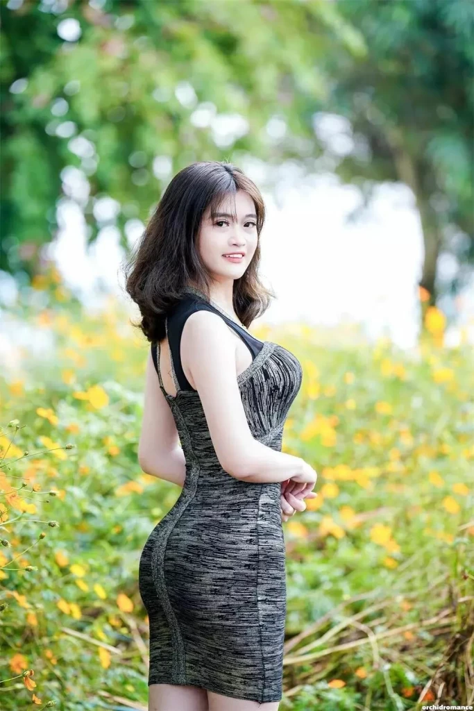 Bella Profile image 4