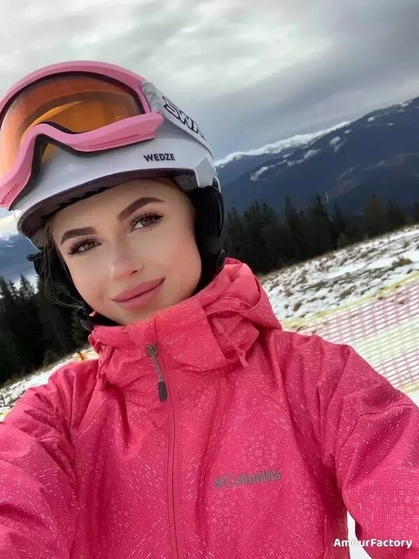 Yana, 21