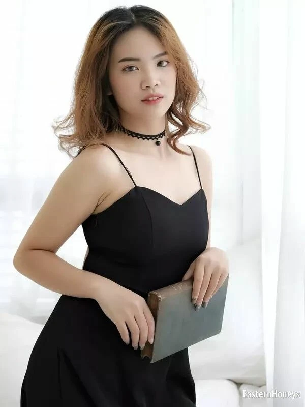 Bella Profile image 1