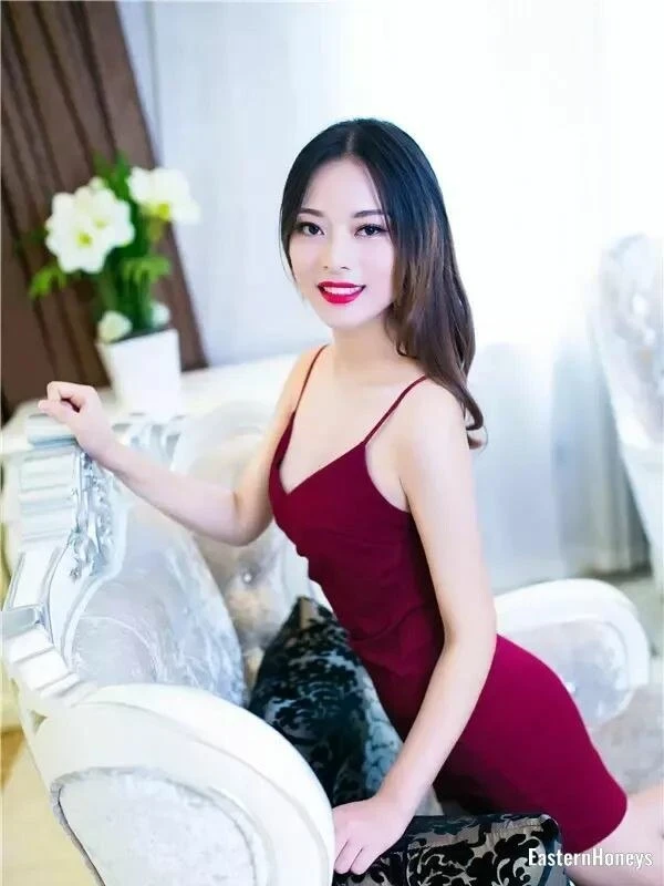 Sarah Profile image 1