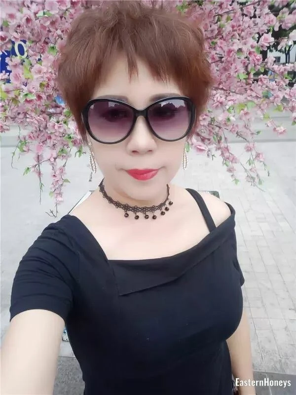 Hua Profile image 1