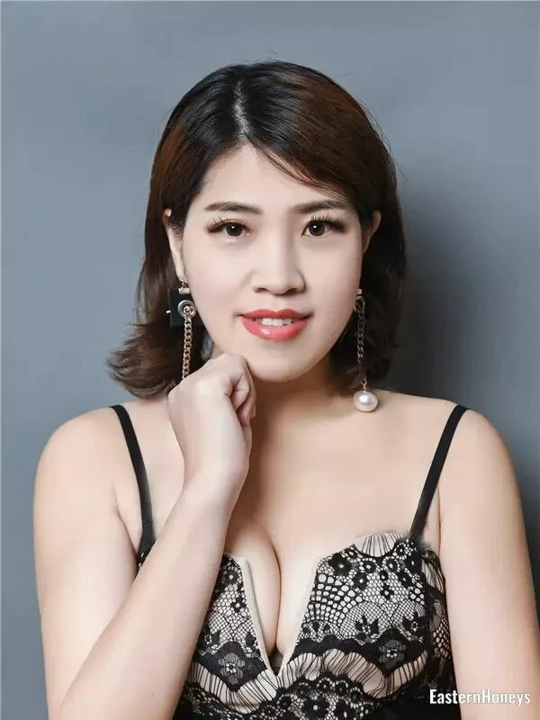 Li Profile image 4