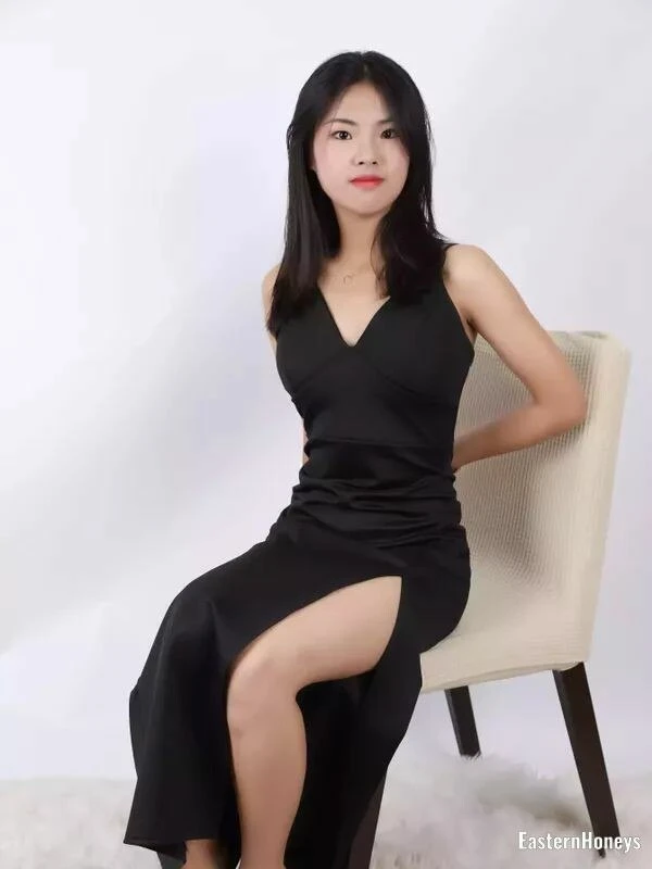 Mia Profile image 2