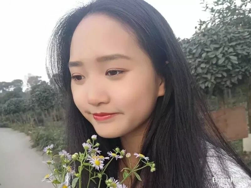 Claire Profile image 5