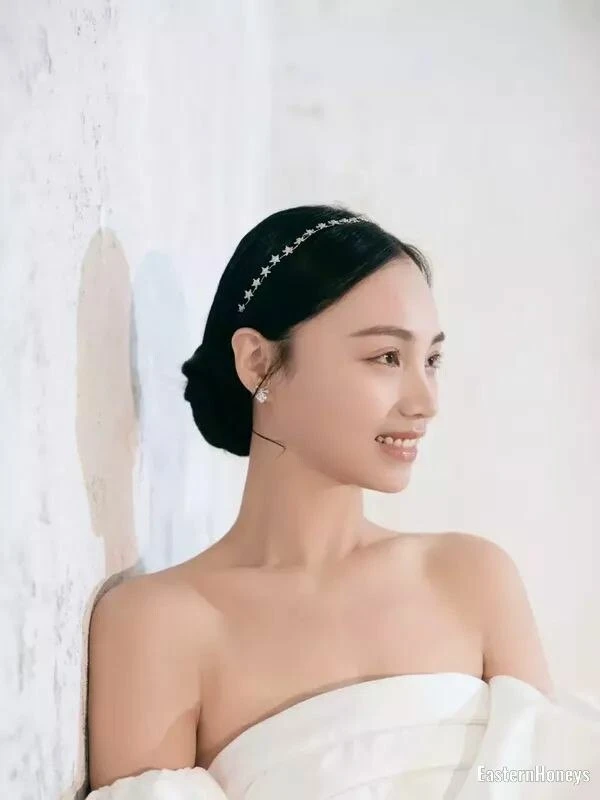Flora Profile image 3