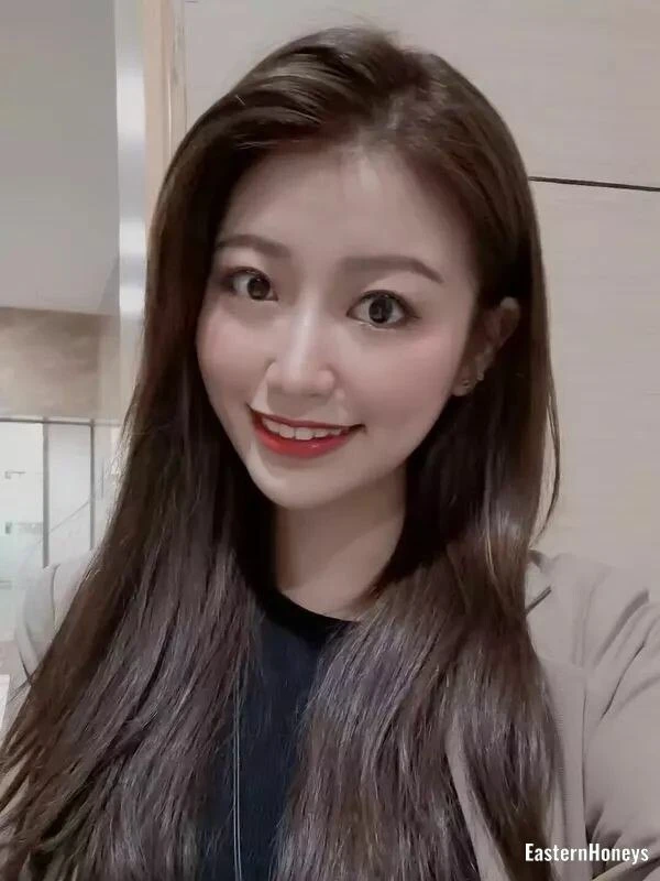 Ling Zhong Profile image 4