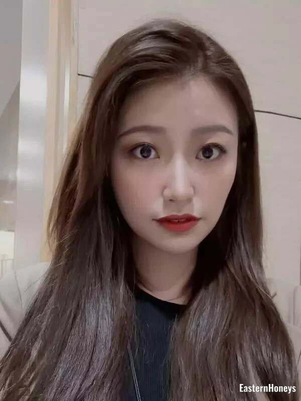 Ling Zhong Profile image 2