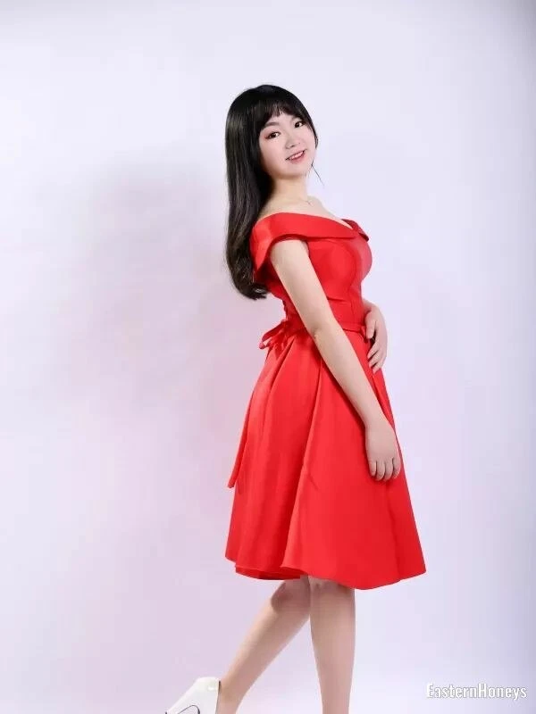 Eva Profile image 2