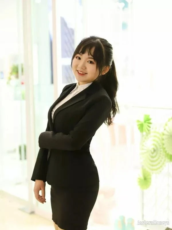 Eva Profile image 4