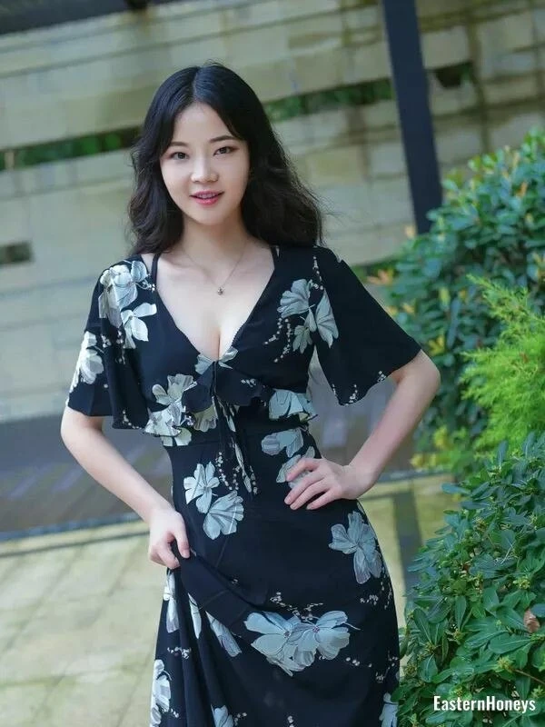 Yanhua Profile image 3