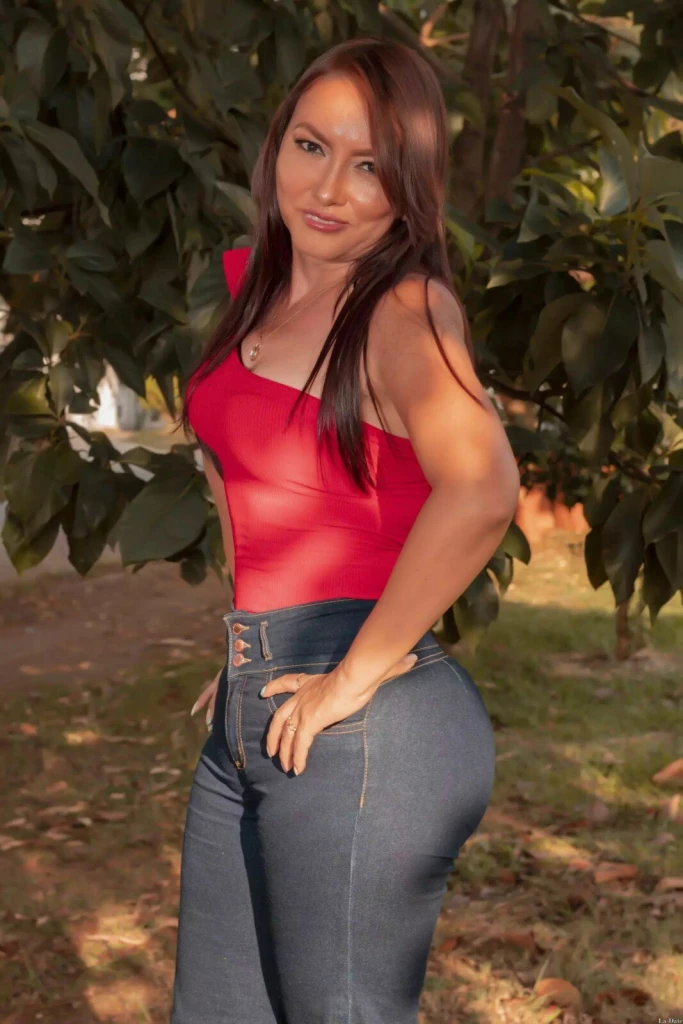 Marcela Profile image 4