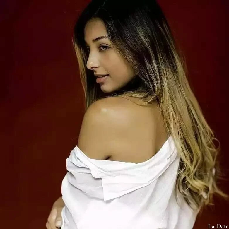 Antonella Profile image 2