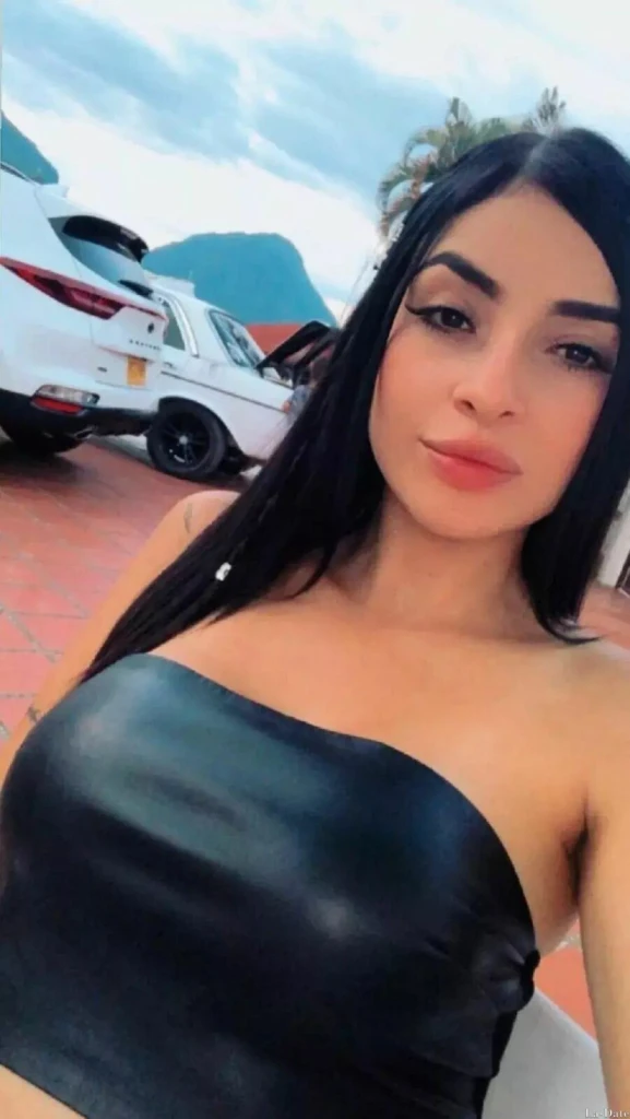 Juliana Profile image 5