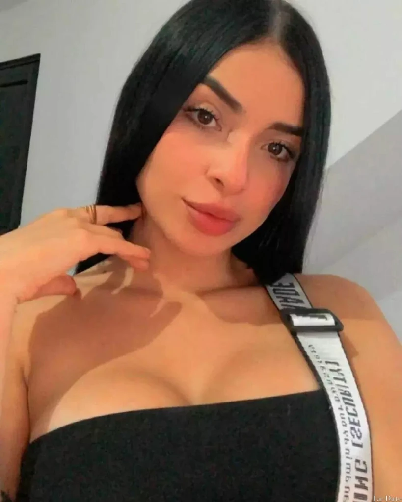 Juliana Profile image 2