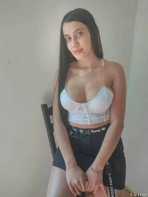 Nicole Profile image 5