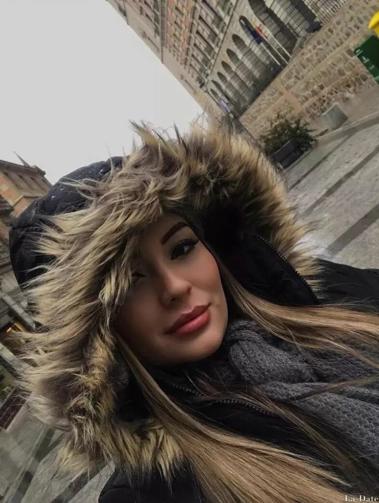 Estefani Profile image 5