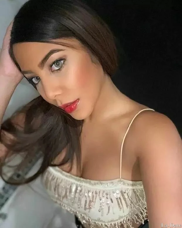 Doris Profile image 5