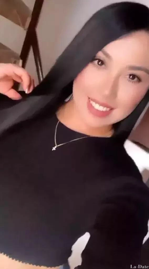 Yessenia Profile image 4