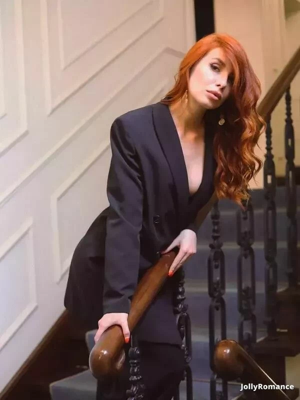 Regina, 28