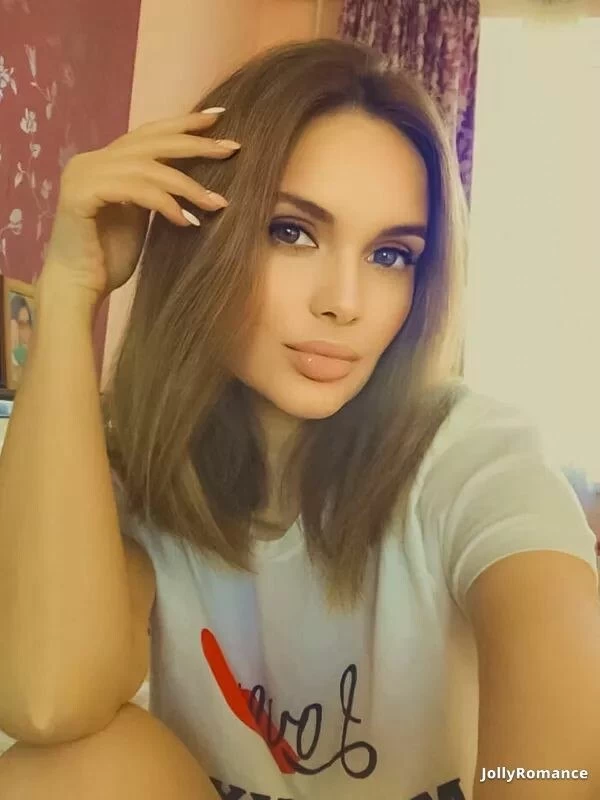 Yulia, 42